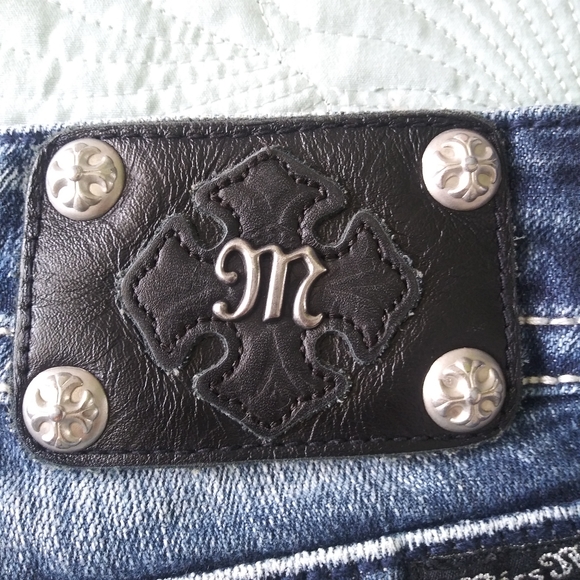 MISS ME Jean Shorts Embellished Flap Angel wings - Picture 3 of 12